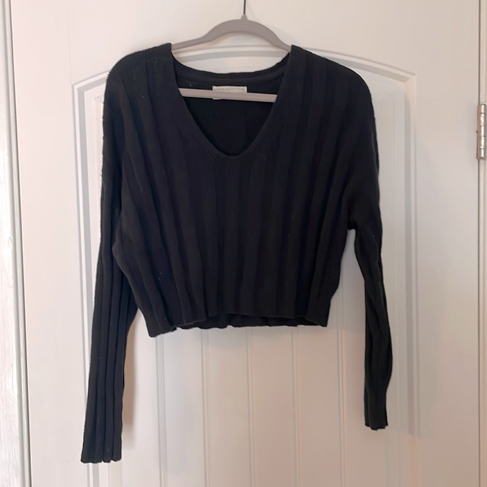 Black Urban Outfitters cropped sweater. Size S